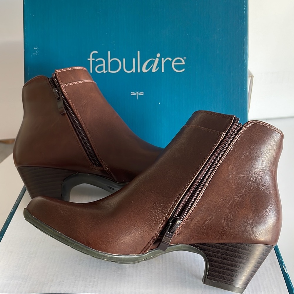 Fabulaire Booties - Picture 4 of 8